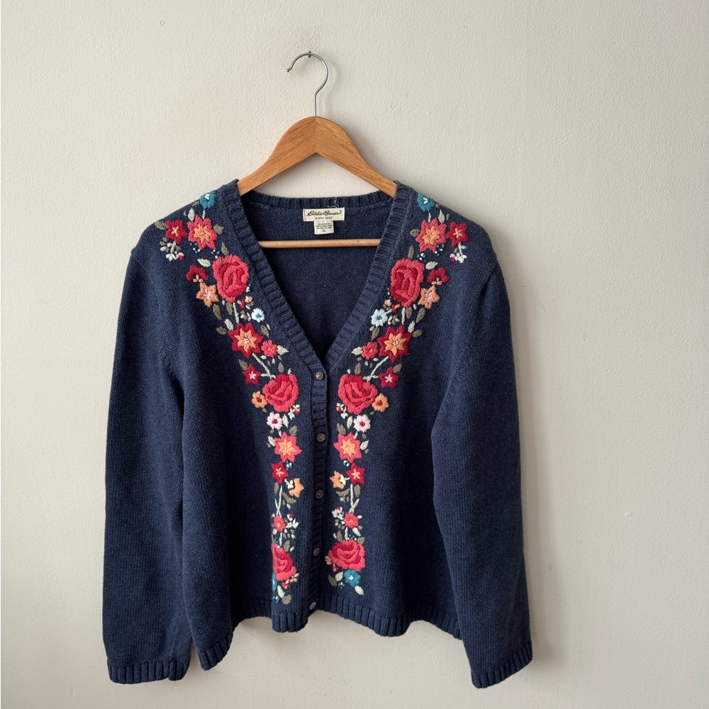 SOLD—Vintage Eddie Bauer Navy Floral Cardigan - Picture 5 of 8